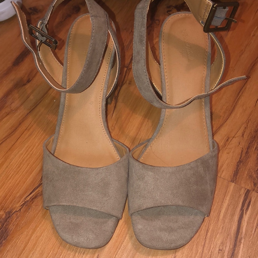 Sandal